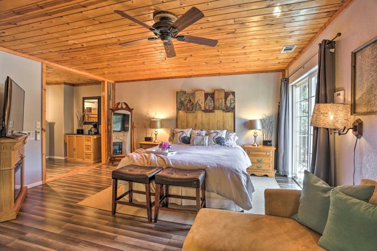 Remodeled Crestline Retreat Walk To Lake Gregory! エクステリア 写真